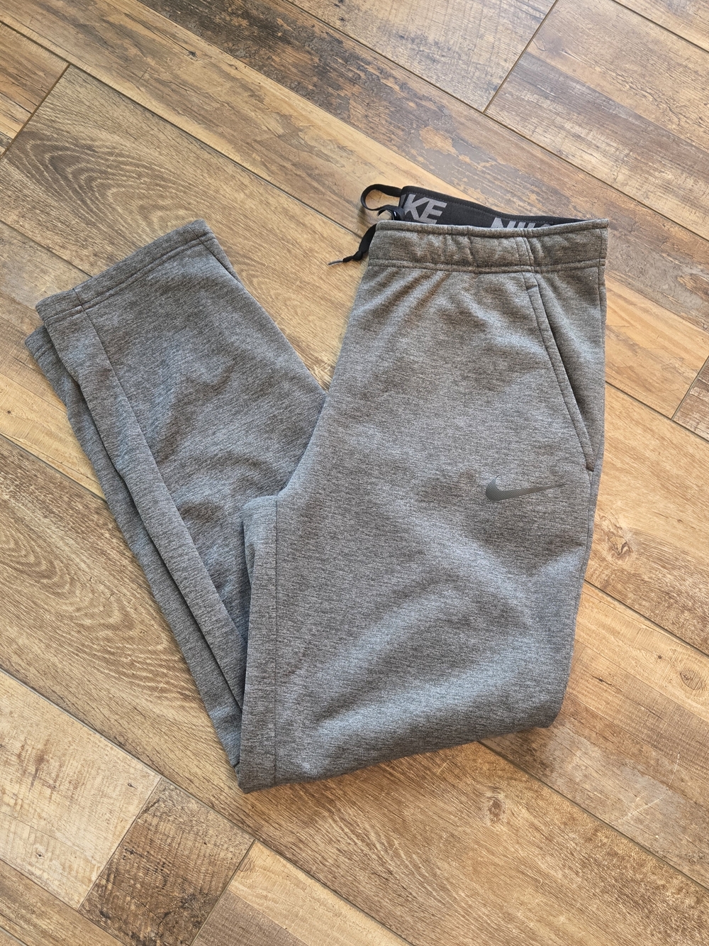 Nike Men’s Dri-FIT Gray Fleece Training Pants Size L Tapered Joggers Athletic